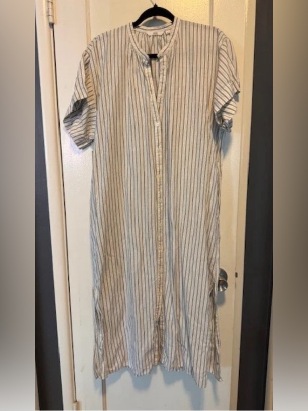 Uniqlo White and Navy Striped Midi Dress medium